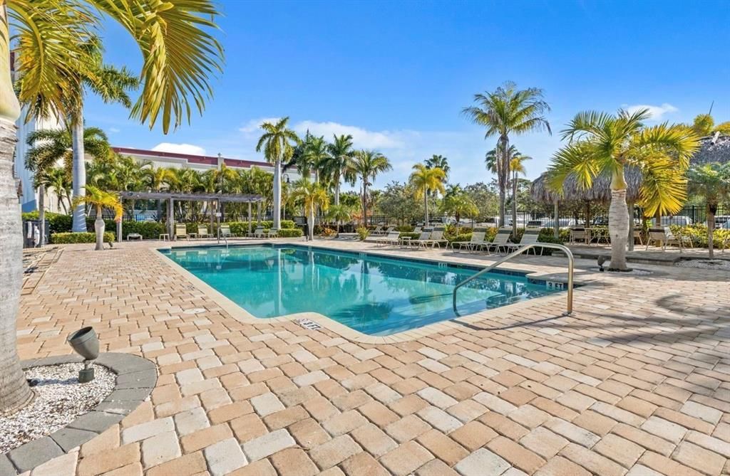 For Rent: $3,900 (4 beds, 2 baths, 1920 Square Feet)
