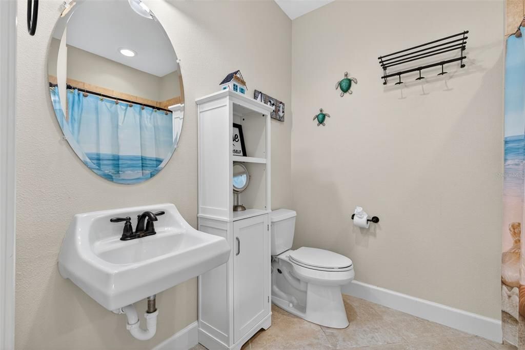 For Rent: $3,900 (4 beds, 2 baths, 1920 Square Feet)