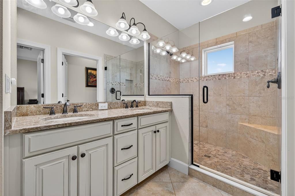 For Rent: $3,900 (4 beds, 2 baths, 1920 Square Feet)