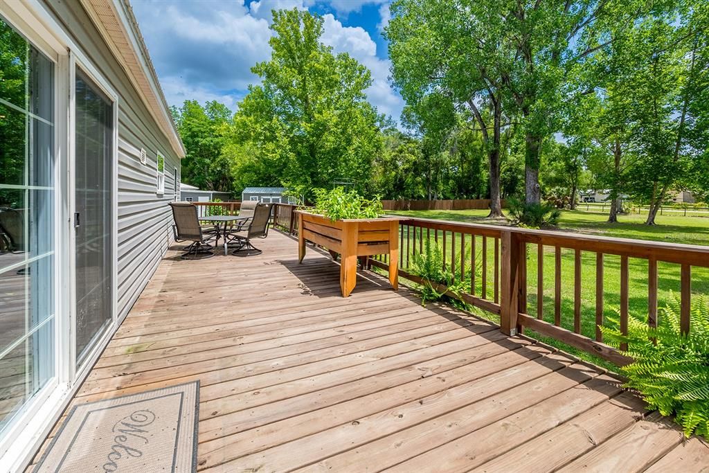 For Sale: $325,000 (3 beds, 2 baths, 1222 Square Feet)