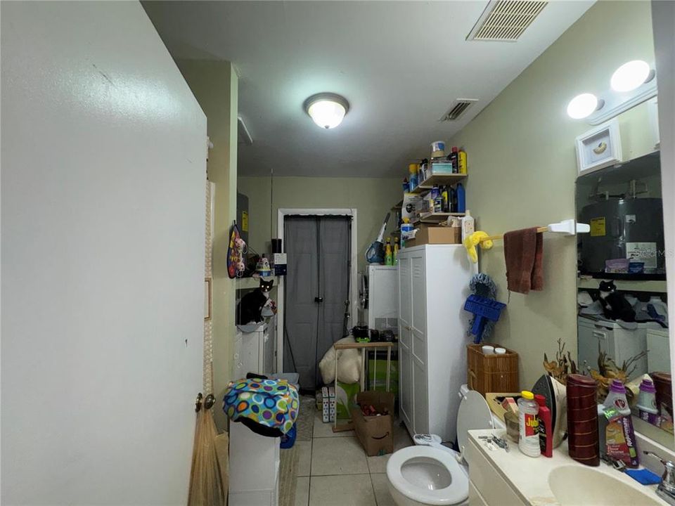 Под контрактом: $359,000 (4 спален, 3 ванн, 1607 Квадратных фут)