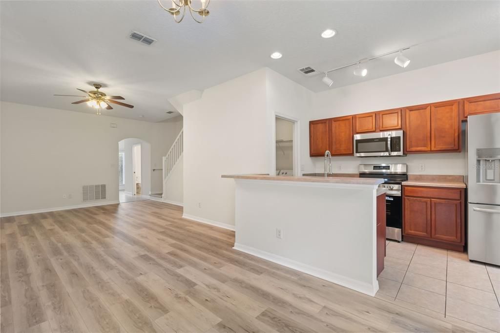 For Sale: $299,000 (3 beds, 2 baths, 1521 Square Feet)