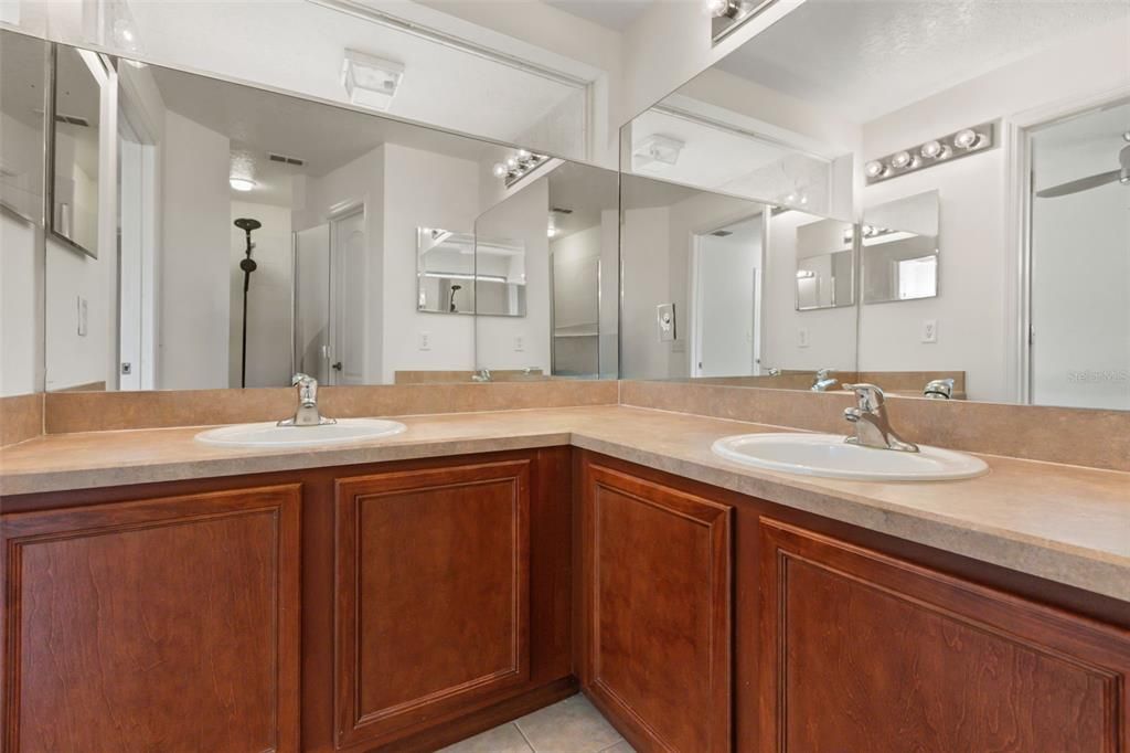 For Sale: $299,000 (3 beds, 2 baths, 1521 Square Feet)
