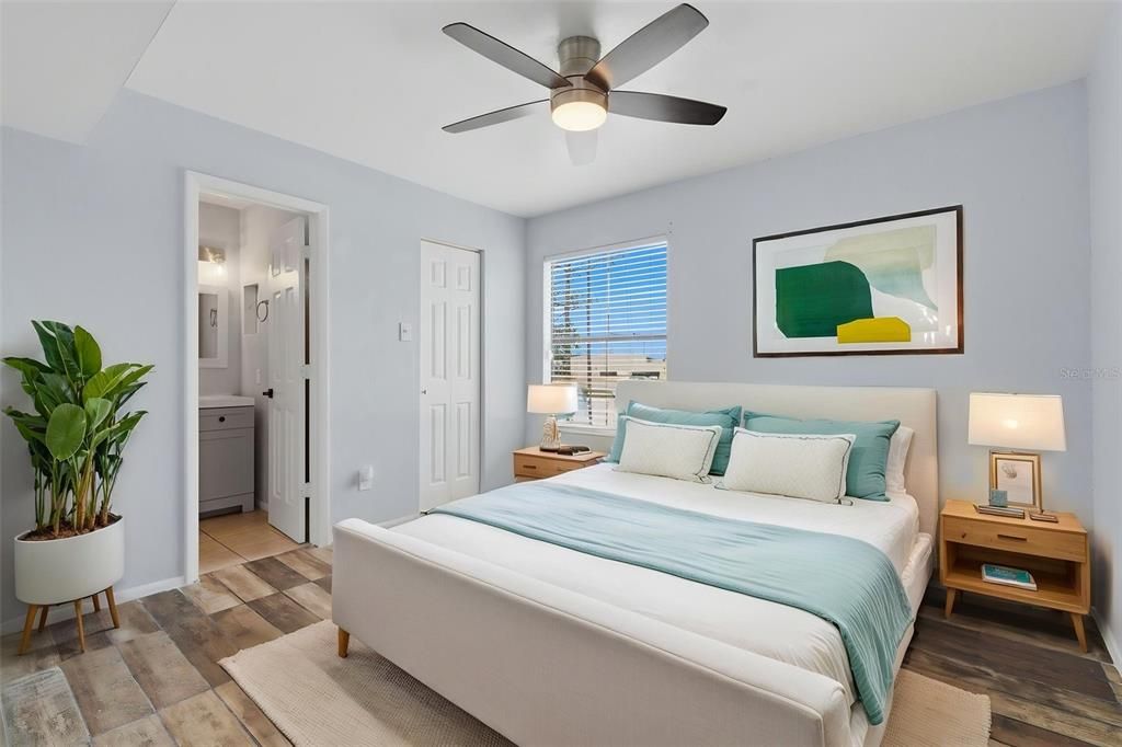 For Sale: $215,000 (3 beds, 2 baths, 986 Square Feet)
