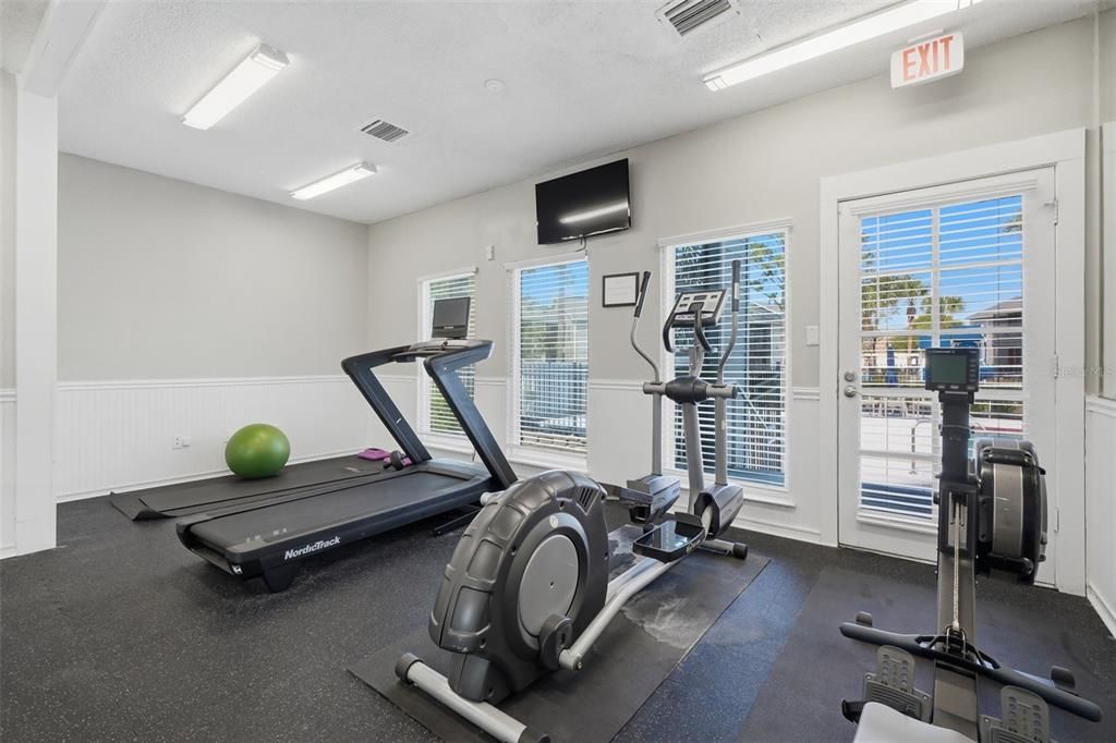 For Sale: $215,000 (3 beds, 2 baths, 986 Square Feet)