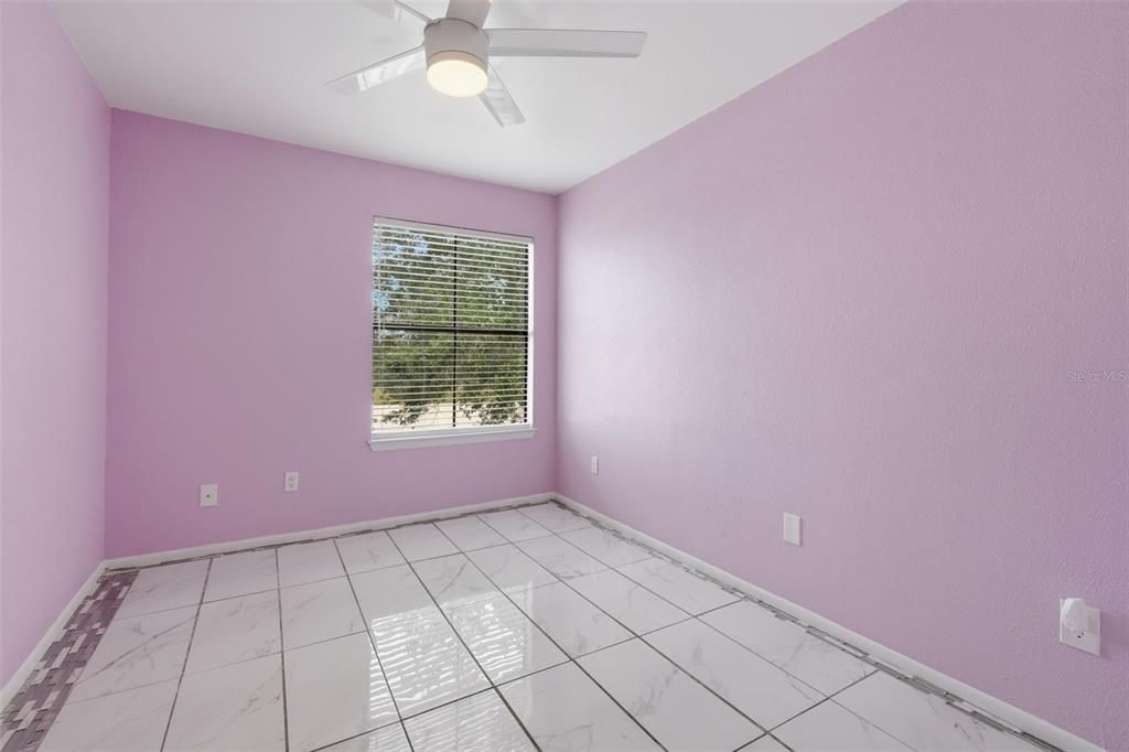 For Sale: $215,000 (3 beds, 2 baths, 986 Square Feet)