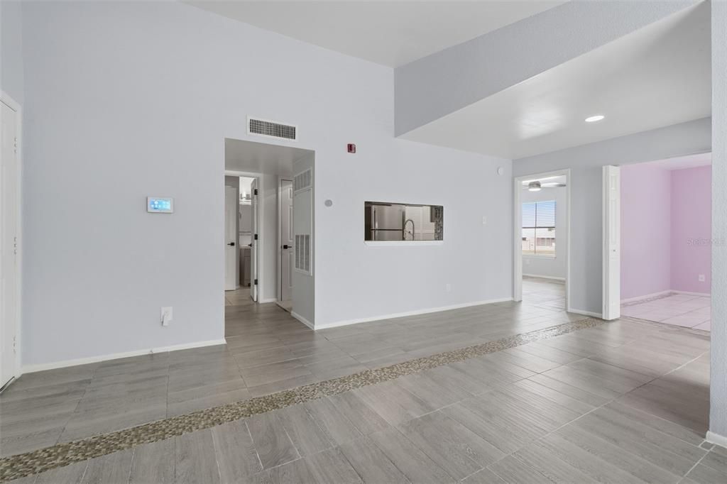 For Sale: $215,000 (3 beds, 2 baths, 986 Square Feet)