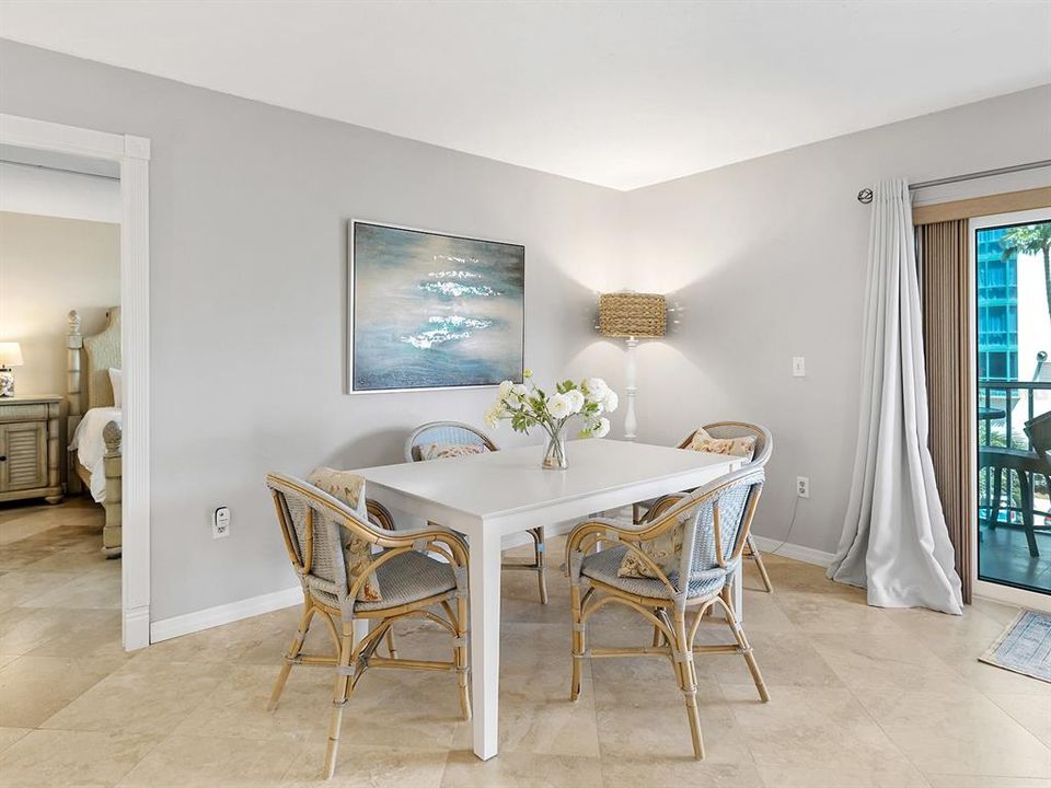 For Sale: $715,000 (1 beds, 1 baths, 900 Square Feet)