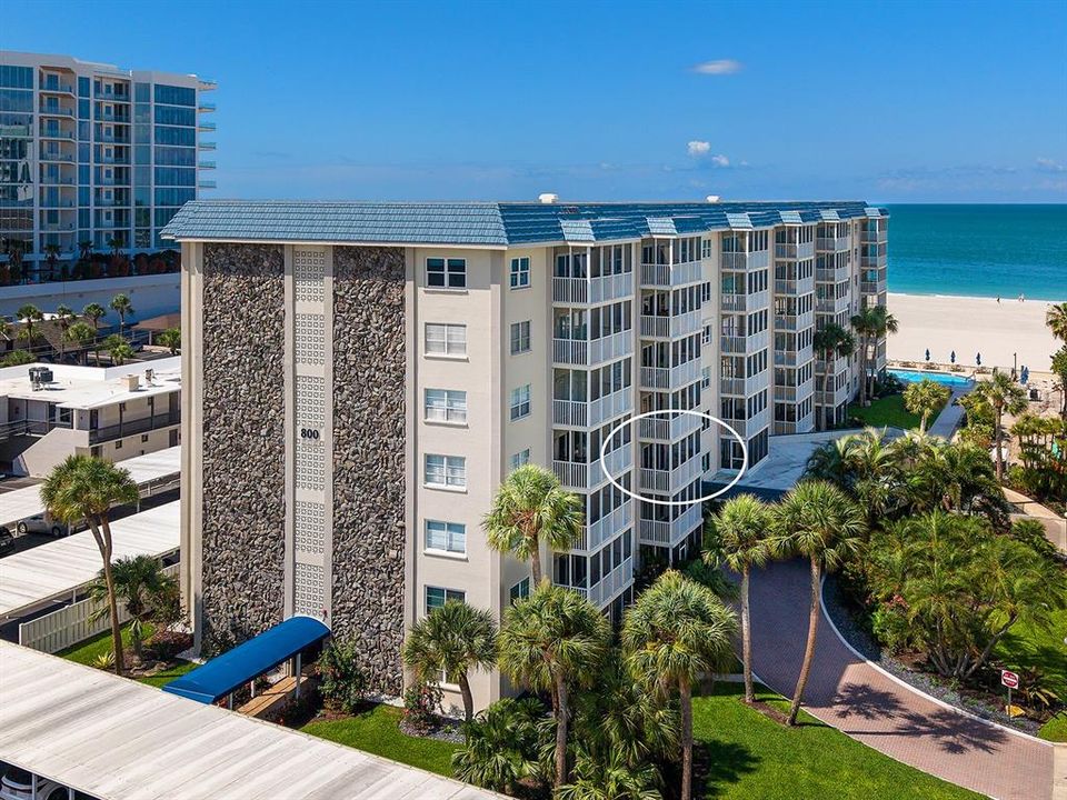 For Sale: $715,000 (1 beds, 1 baths, 900 Square Feet)