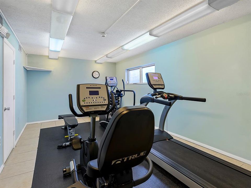 For Sale: $715,000 (1 beds, 1 baths, 900 Square Feet)