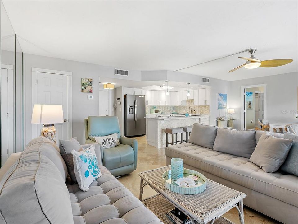 For Sale: $715,000 (1 beds, 1 baths, 900 Square Feet)