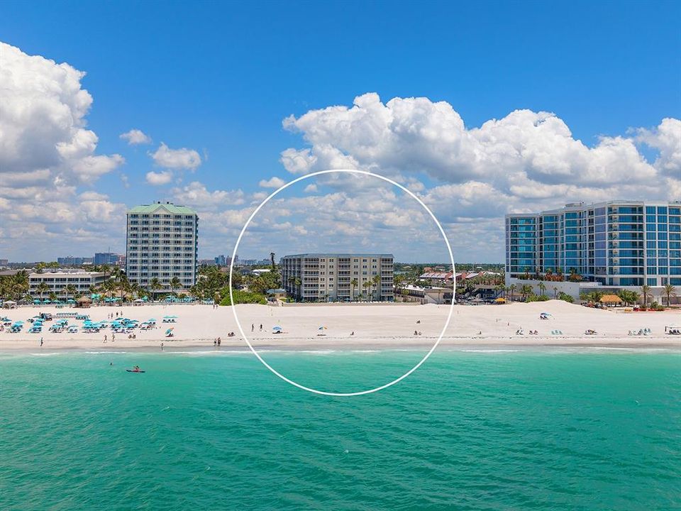 For Sale: $715,000 (1 beds, 1 baths, 900 Square Feet)