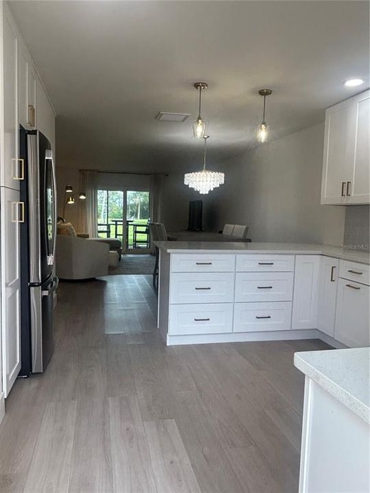 For Sale: $450,000 (2 beds, 2 baths, 1021 Square Feet)