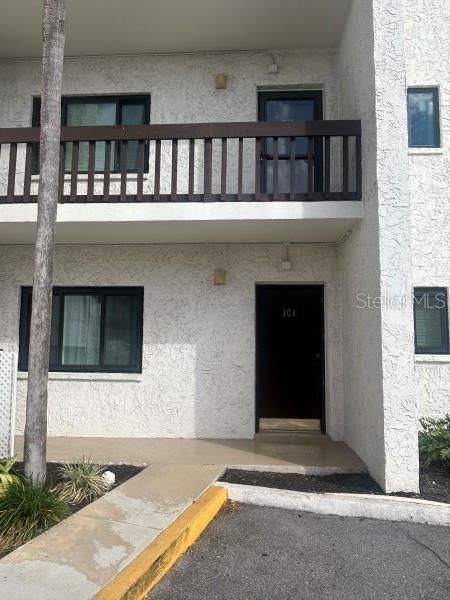 For Sale: $450,000 (2 beds, 2 baths, 1021 Square Feet)