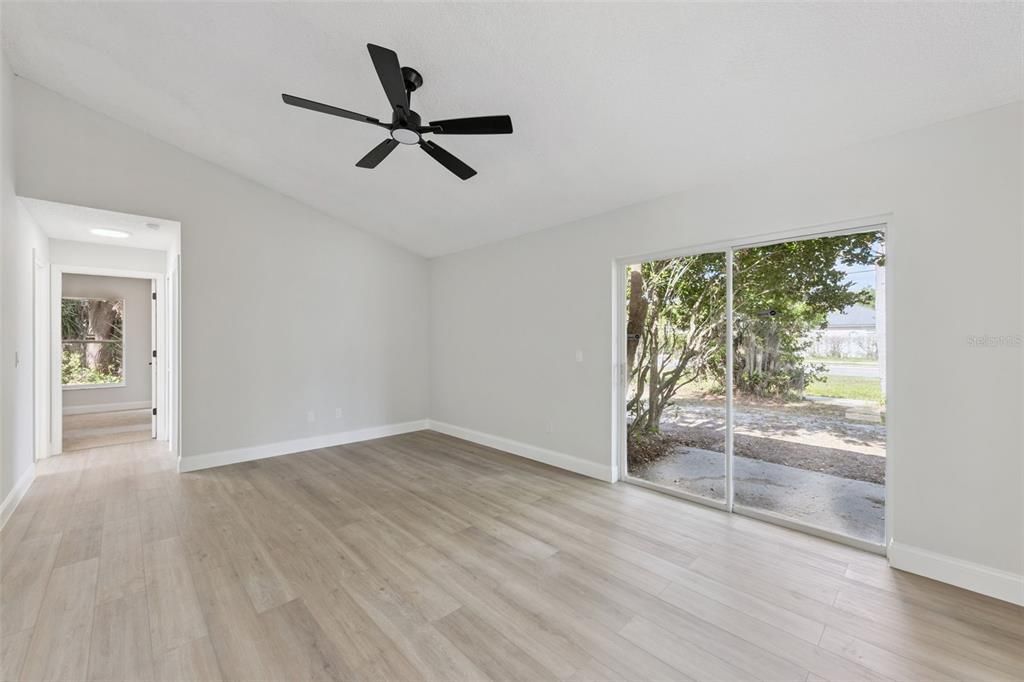 Activo con contrato: $279,900 (3 camas, 2 baños, 1097 Pies cuadrados)