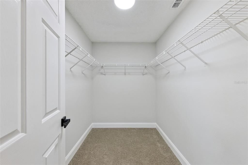Activo con contrato: $279,900 (3 camas, 2 baños, 1097 Pies cuadrados)