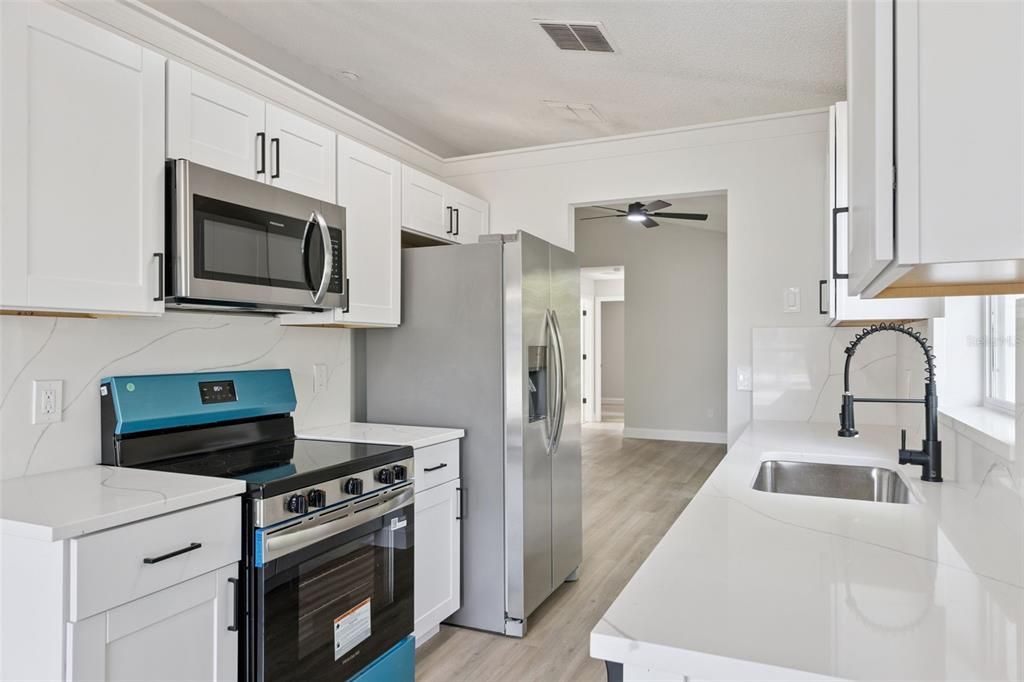 Activo con contrato: $279,900 (3 camas, 2 baños, 1097 Pies cuadrados)