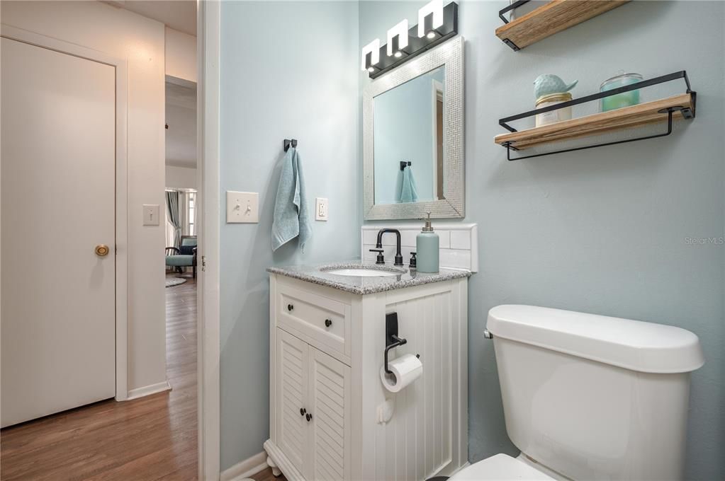For Sale: $275,000 (2 beds, 2 baths, 1249 Square Feet)