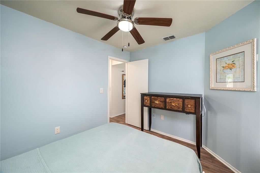 For Sale: $275,000 (2 beds, 2 baths, 1249 Square Feet)