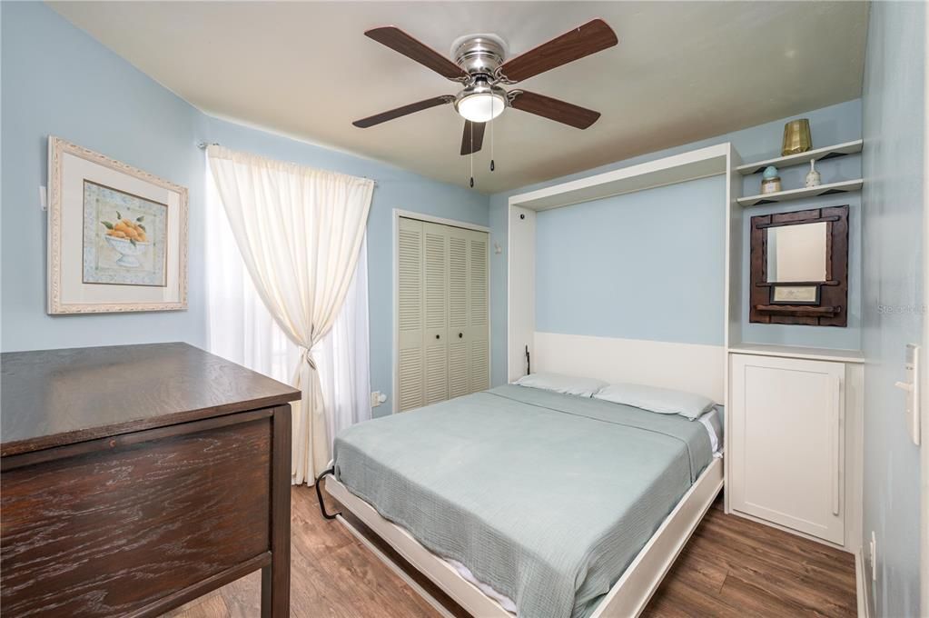 For Sale: $275,000 (2 beds, 2 baths, 1249 Square Feet)