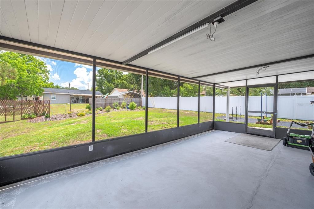 For Sale: $275,000 (2 beds, 2 baths, 1249 Square Feet)