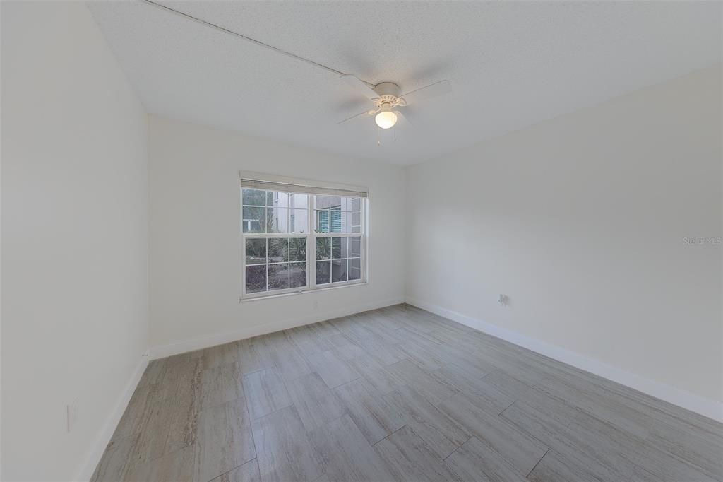 В аренду: $2,300 (2 спален, 2 ванн, 1105 Квадратных фут)