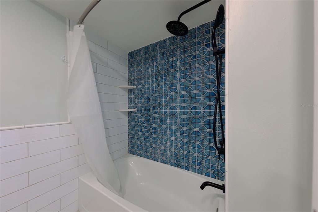 В аренду: $2,300 (2 спален, 2 ванн, 1105 Квадратных фут)
