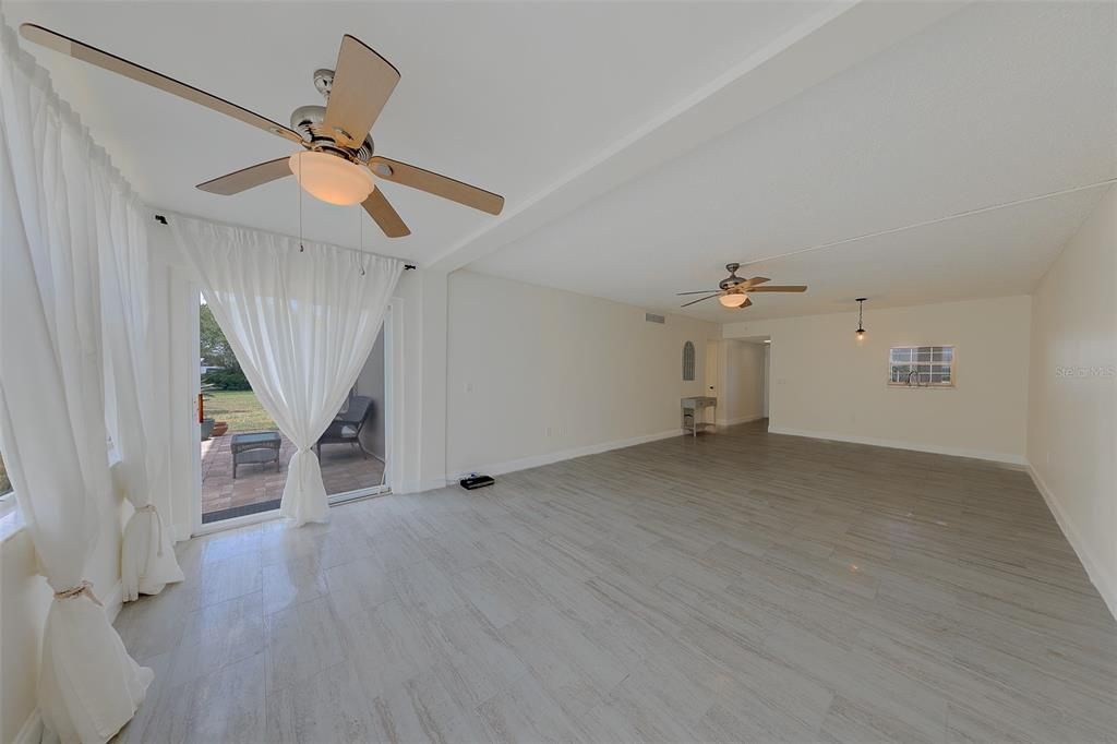 В аренду: $2,300 (2 спален, 2 ванн, 1105 Квадратных фут)