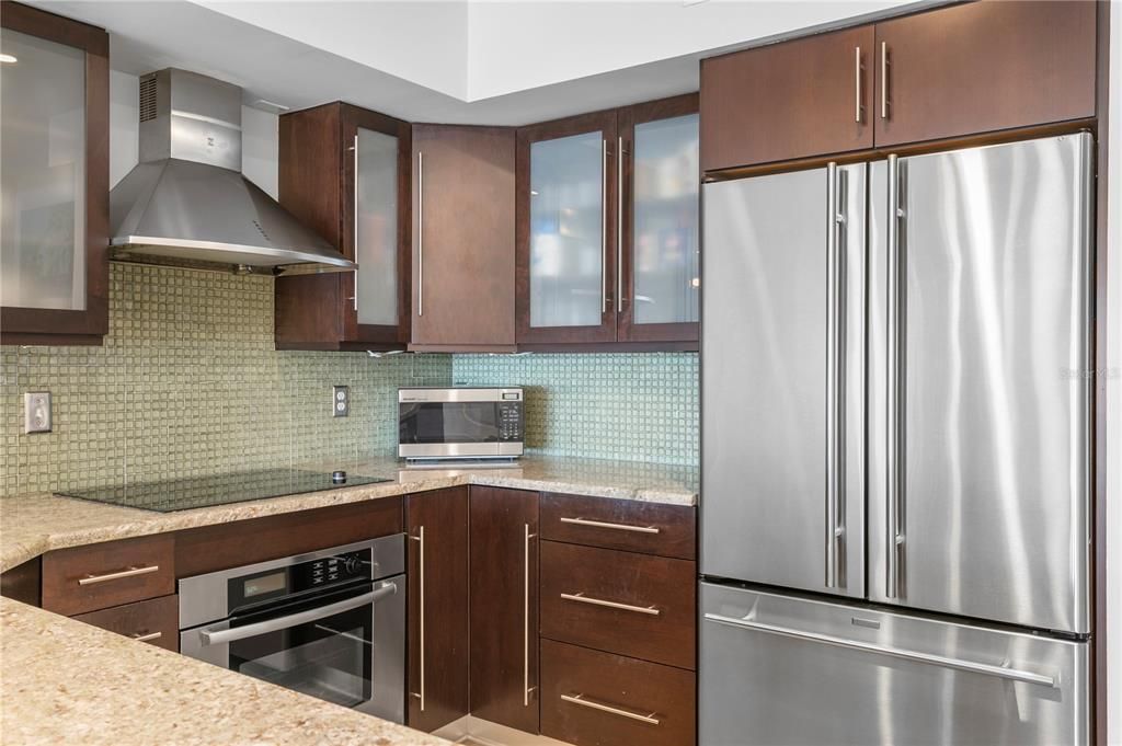 For Sale: $825,000 (3 beds, 2 baths, 1943 Square Feet)