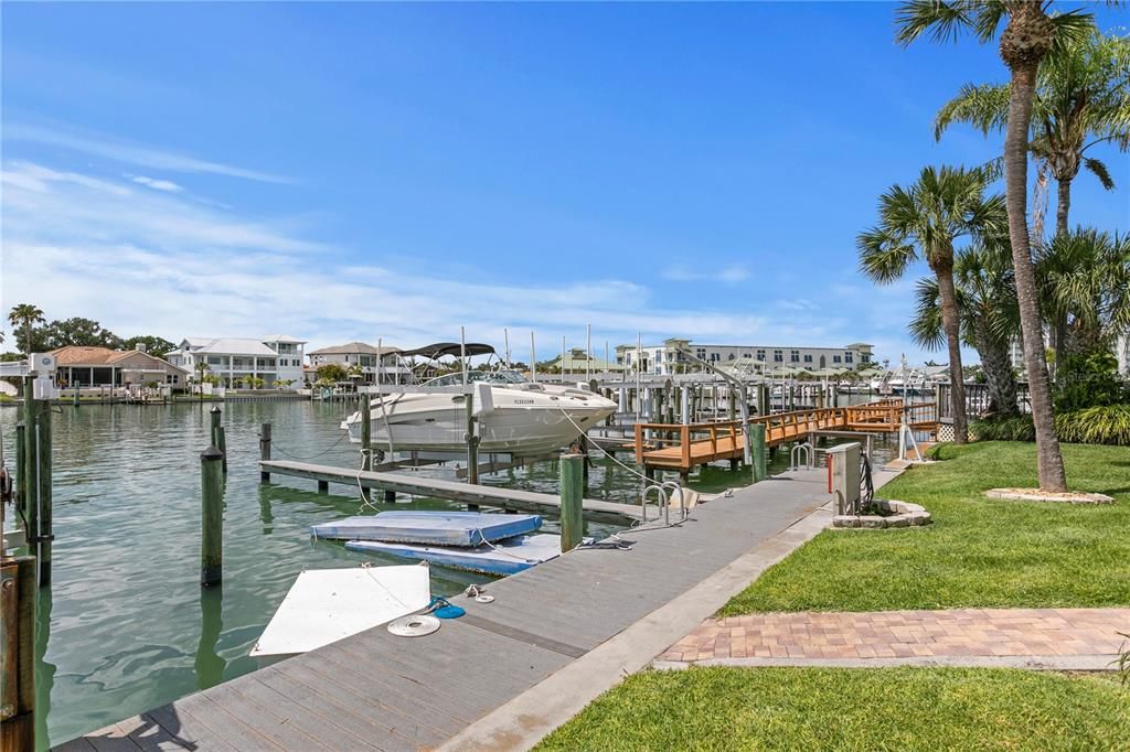 For Sale: $825,000 (3 beds, 2 baths, 1943 Square Feet)