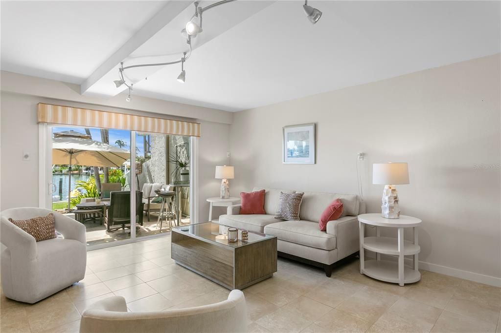 For Sale: $825,000 (3 beds, 2 baths, 1943 Square Feet)