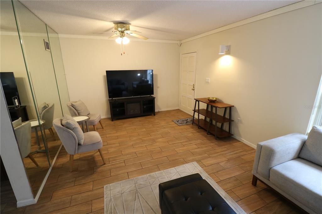 For Rent: $2,000 (3 beds, 2 baths, 1688 Square Feet)