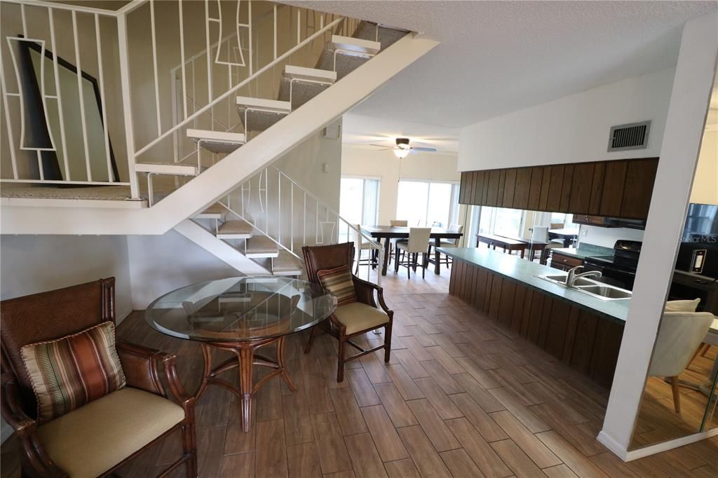 For Rent: $2,000 (3 beds, 2 baths, 1688 Square Feet)