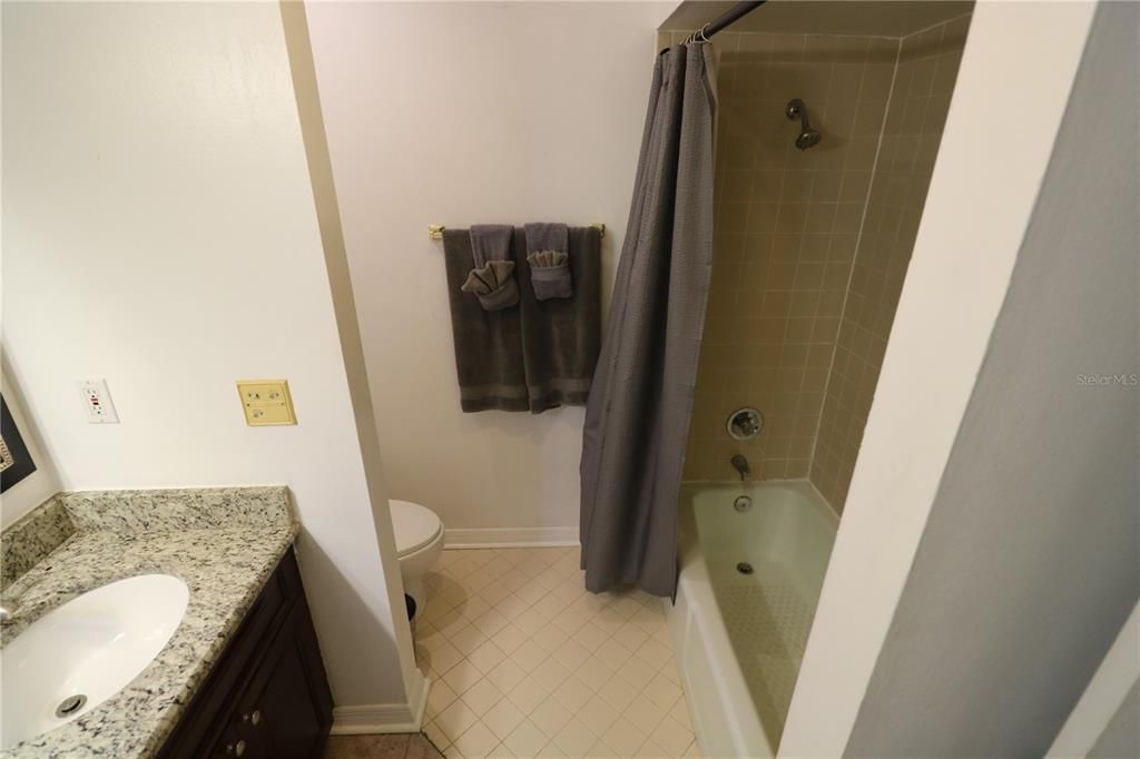 For Rent: $2,000 (3 beds, 2 baths, 1688 Square Feet)
