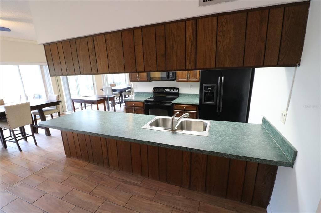 For Rent: $2,000 (3 beds, 2 baths, 1688 Square Feet)