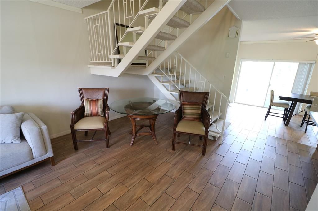 For Rent: $2,000 (3 beds, 2 baths, 1688 Square Feet)