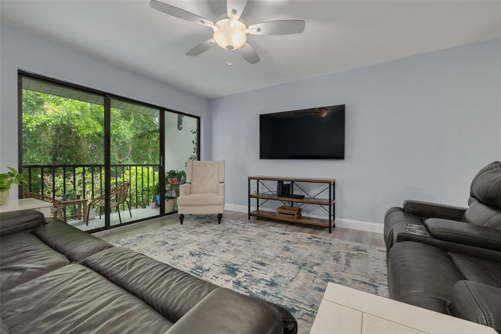 For Sale: $225,000 (3 beds, 2 baths, 1396 Square Feet)