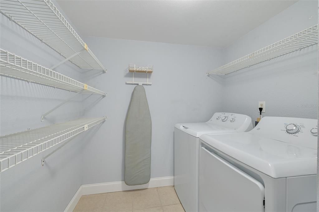 For Sale: $225,000 (3 beds, 2 baths, 1396 Square Feet)