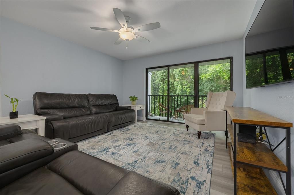 For Sale: $225,000 (3 beds, 2 baths, 1396 Square Feet)