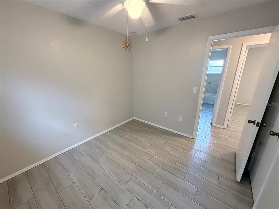 For Rent: $1,595 (3 beds, 1 baths, 1130 Square Feet)