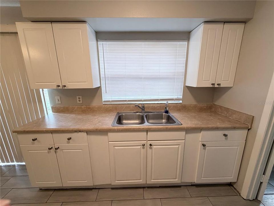 For Rent: $1,595 (3 beds, 1 baths, 1130 Square Feet)