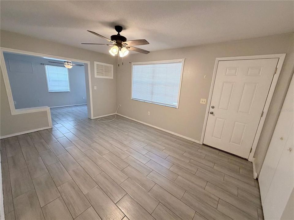 For Rent: $1,595 (3 beds, 1 baths, 1130 Square Feet)