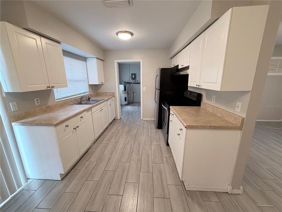 For Rent: $1,595 (3 beds, 1 baths, 1130 Square Feet)