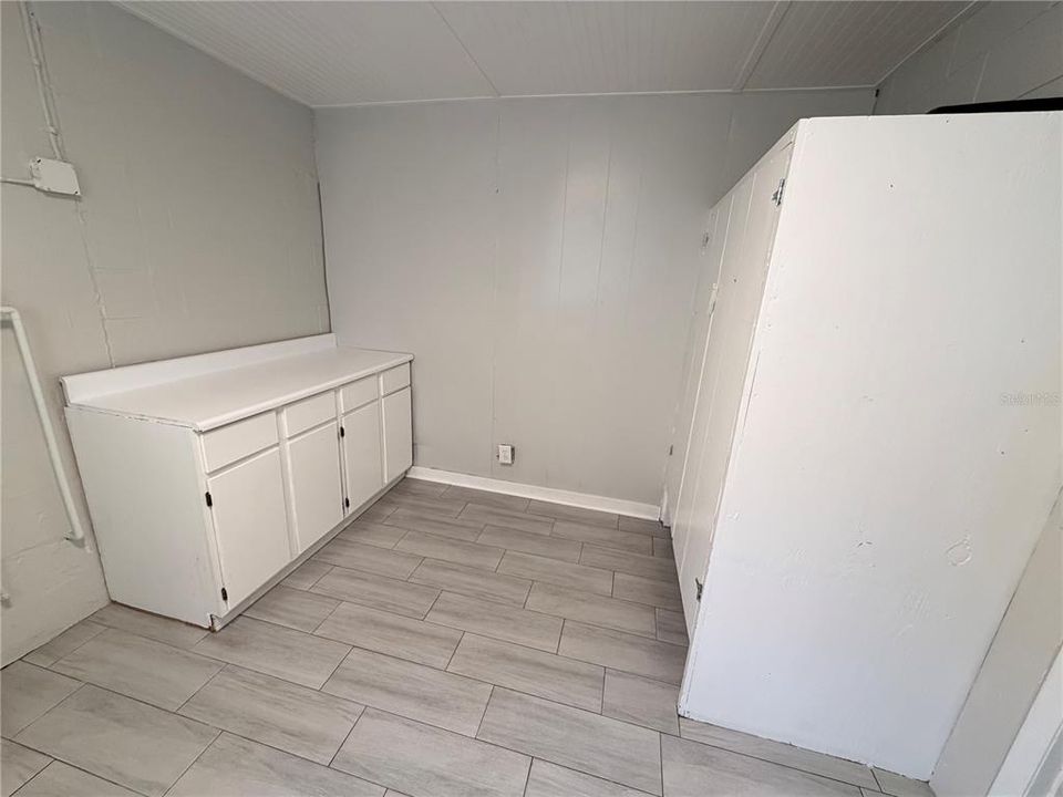 For Rent: $1,595 (3 beds, 1 baths, 1130 Square Feet)
