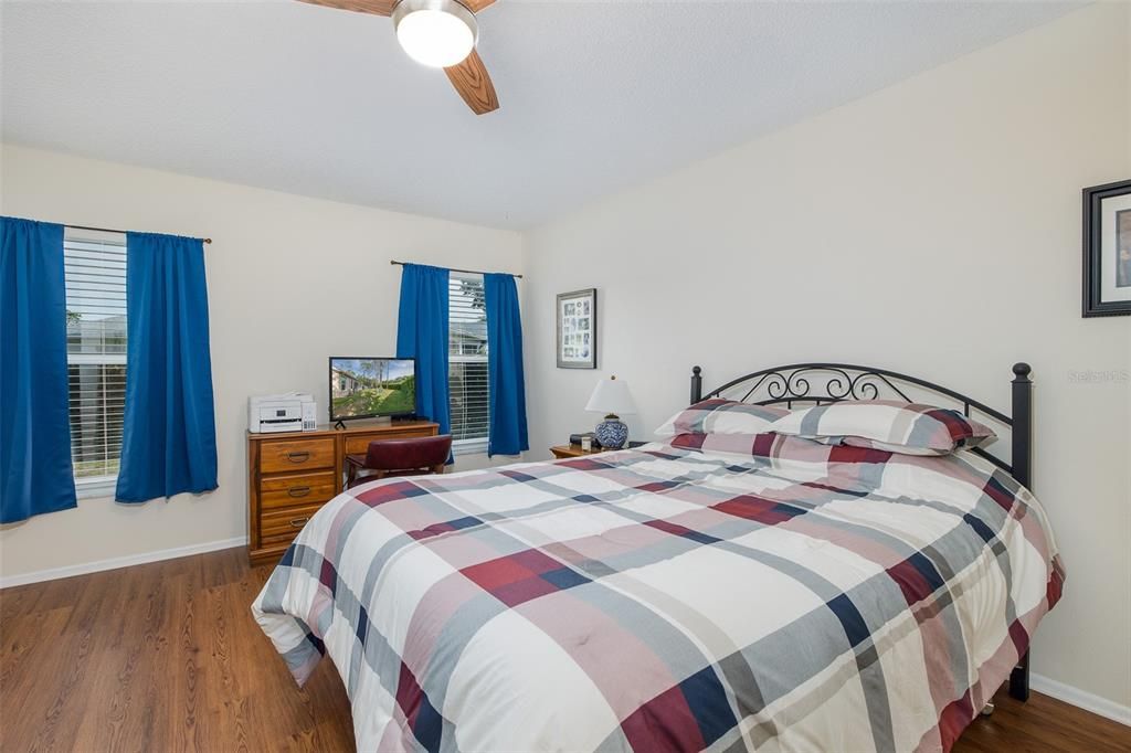 For Sale: $299,000 (2 beds, 2 baths, 1282 Square Feet)