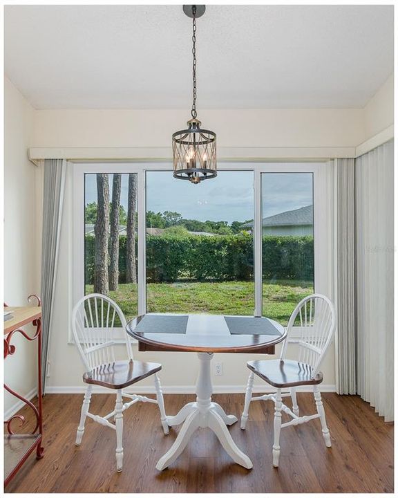 For Sale: $299,000 (2 beds, 2 baths, 1282 Square Feet)