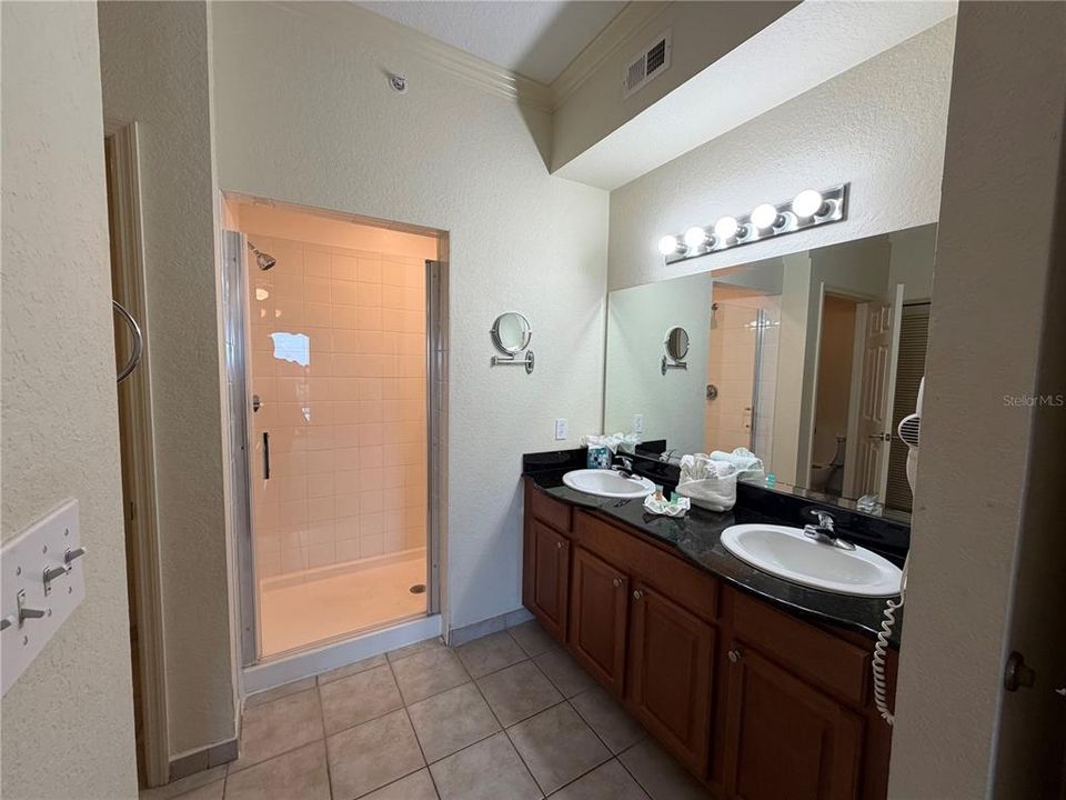 For Sale: $299,000 (4 beds, 4 baths, 1775 Square Feet)