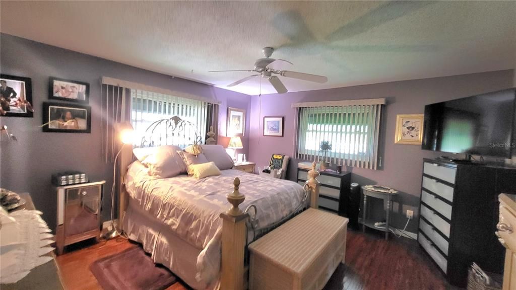 En Venta: $339,900 (2 camas, 2 baños, 1715 Pies cuadrados)