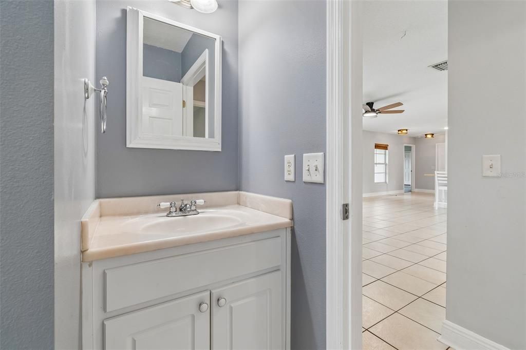 For Rent: $2,650 (4 beds, 2 baths, 1822 Square Feet)