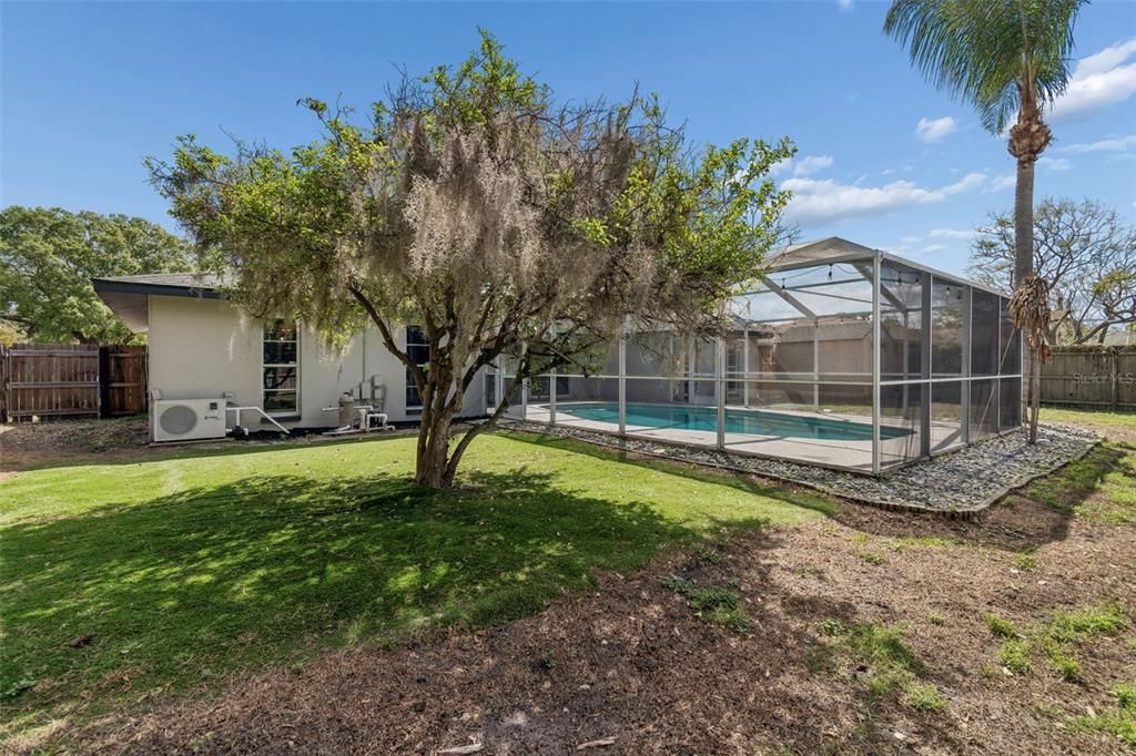 For Rent: $2,650 (4 beds, 2 baths, 1822 Square Feet)